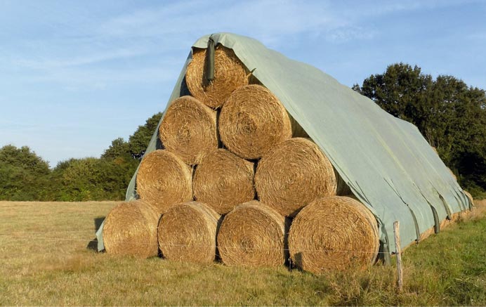 La solution pour le stockage de votre fourrage à l’extérieur ! La solution pour le stockage de votre fourrage à l’extérieur !